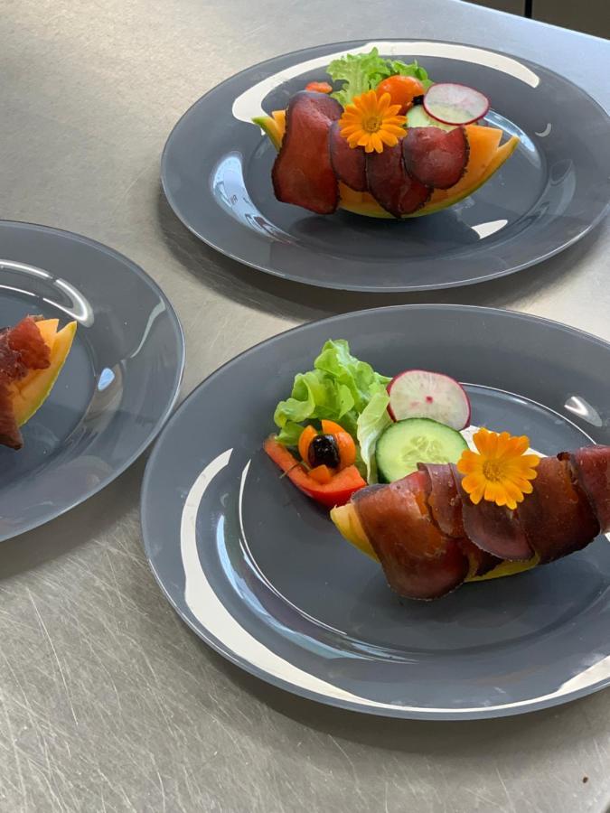 Hotel Restaurant Emshorn Oberems ภายนอก รูปภาพ